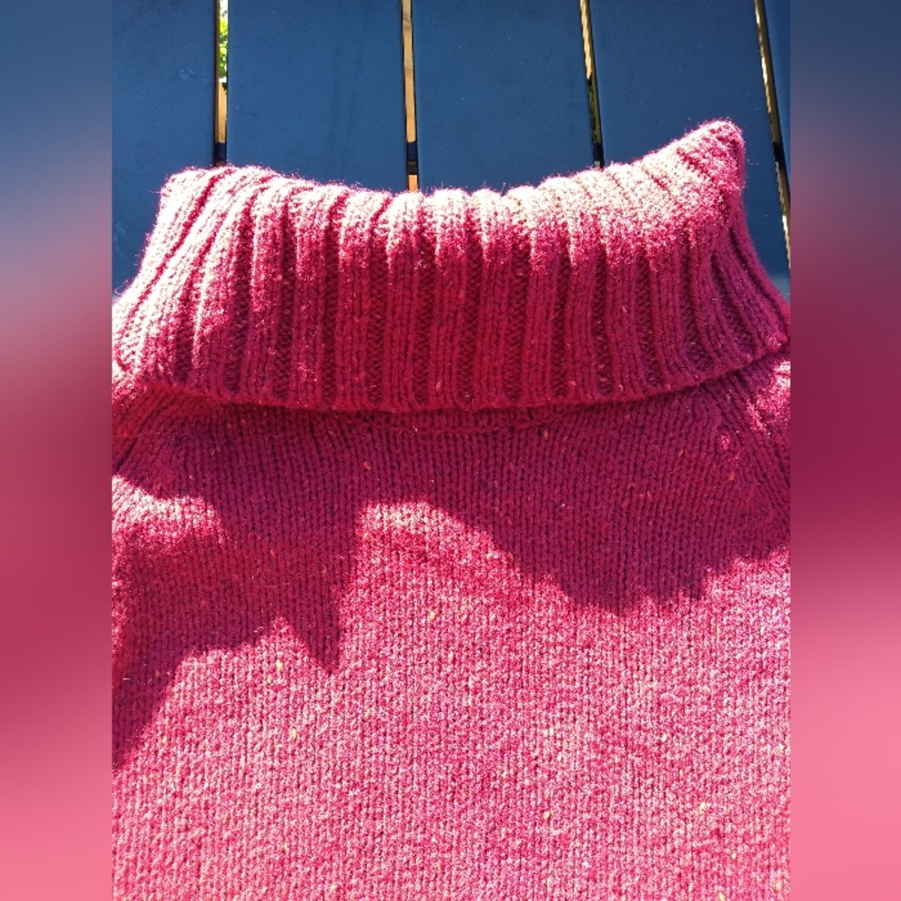 Cynthia Rowley Burgundy Turtleneck Sweater, Size Large, 50% Wool, Rounde… - Picture 2 of 12